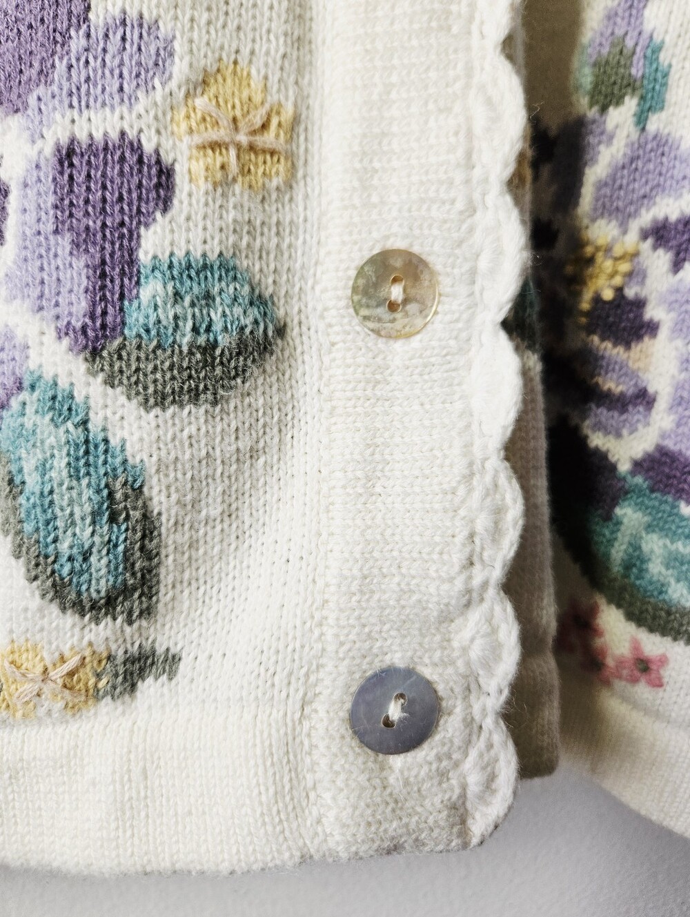 Vintage Tanjay Floral Cardigan Size M Sweater Mother Of Pearl Buttons - Picture 4 of 5